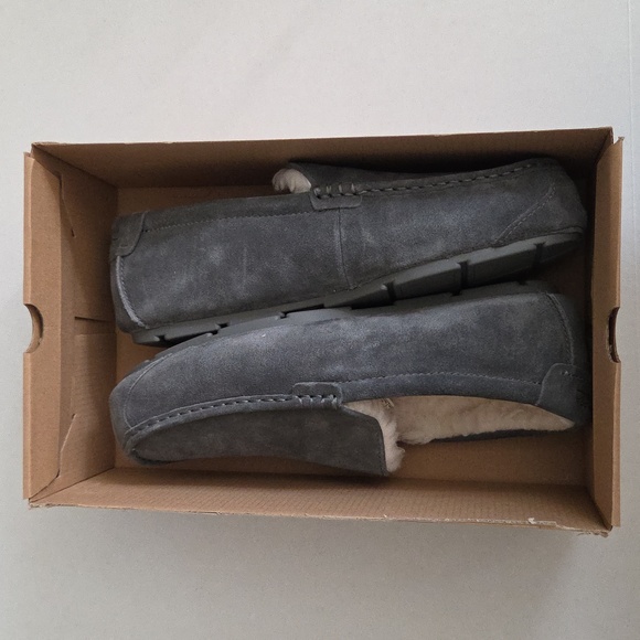 Koolaburra by UGG Tipton Men\'s Suede Slippers, Grey, 13 main image 4